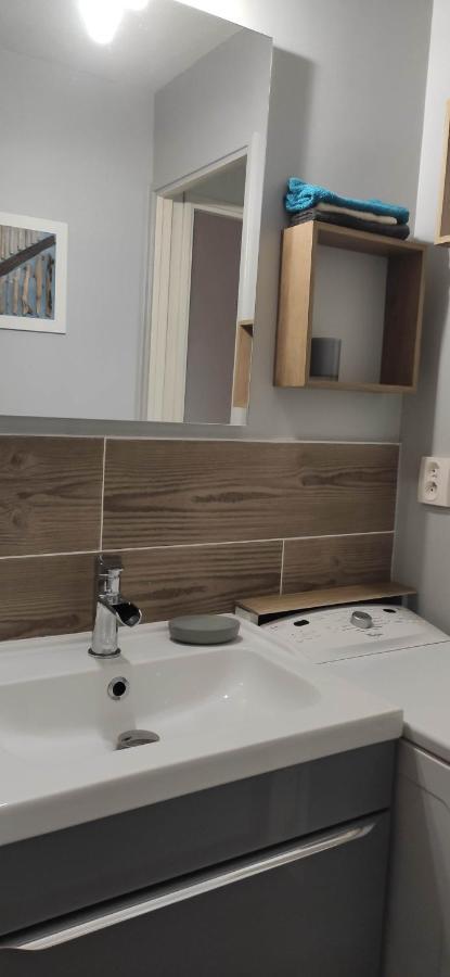 Appartement Lumineux Vue Mer Fréjus Esterno foto